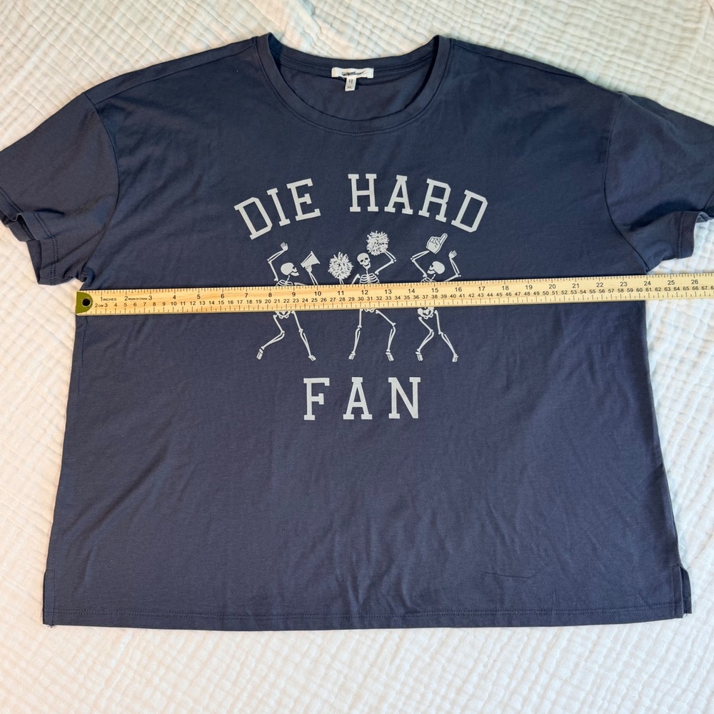 Maurices Die Hard Fan Skeleton Graphic Tee Charcoal Grey Spooky Grunge T-Shirt - Picture 6 of 7
